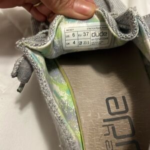 Hey dudes for kids . Slightly used in silver color.